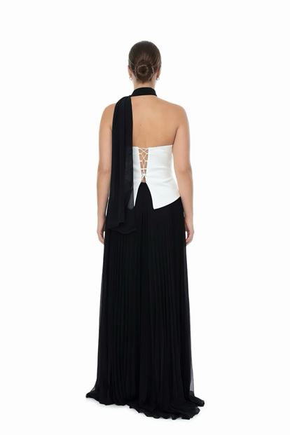 فستان سهرة بدون حمالات بمقاسات كبيرة، مكشكش من الأعلى